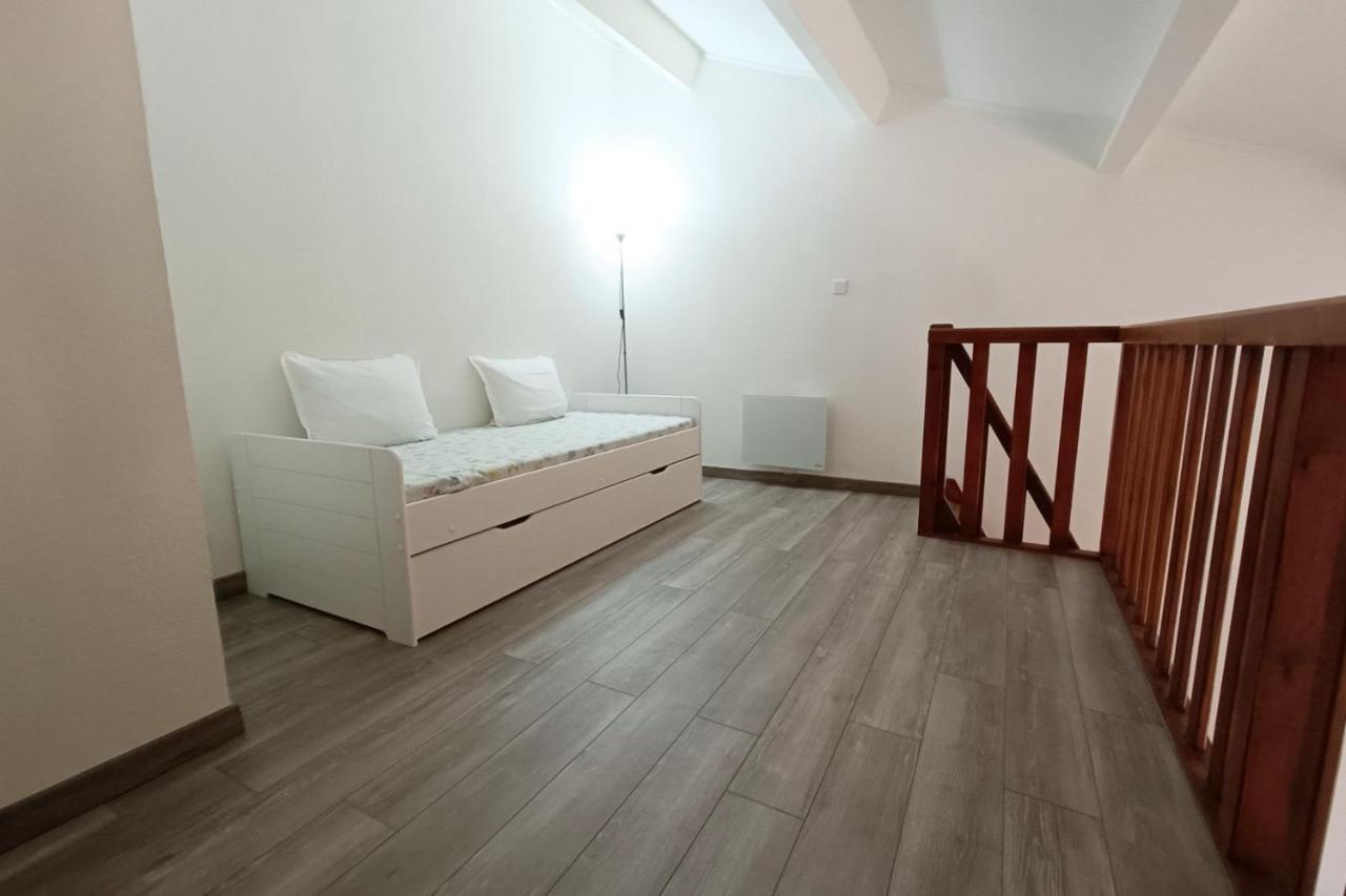Spacious Sea View Apart At 50M From The Beach Бандол Екстериор снимка