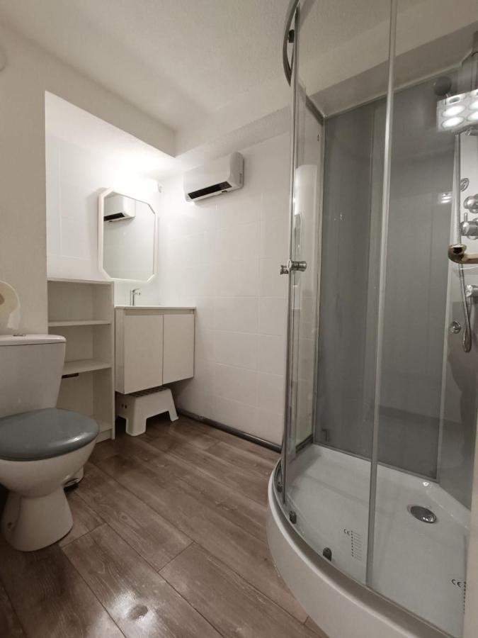 Spacious Sea View Apart At 50M From The Beach Бандол Екстериор снимка
